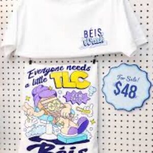 Beis wash T-shirt size small never worn or washed